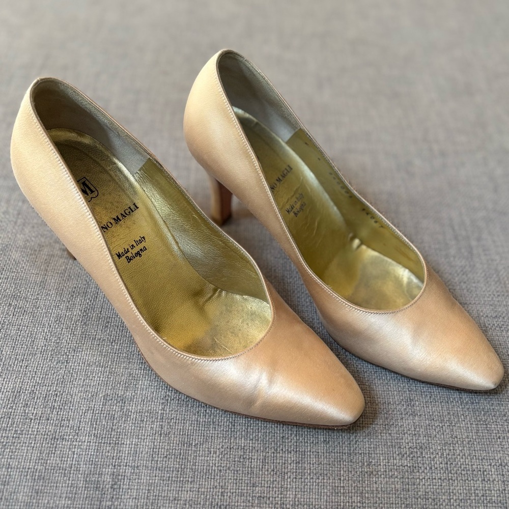 VINTAGE Bruno Magli Pearl Heels